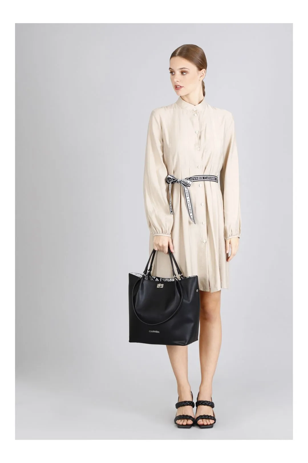 bolso shopping de doble material con cierre accesorio y charm cafènoir black/rock