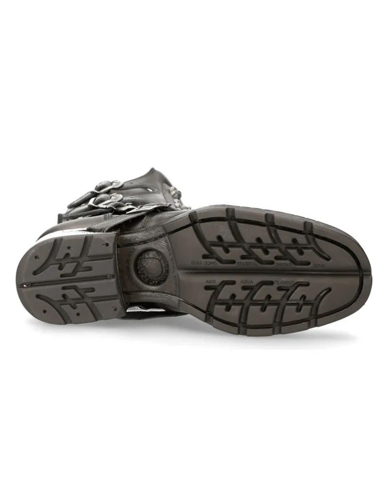 BOTAS MOTERAS NEW ROCK NEGRAS CON CALAVERAS Y TACHUELAS