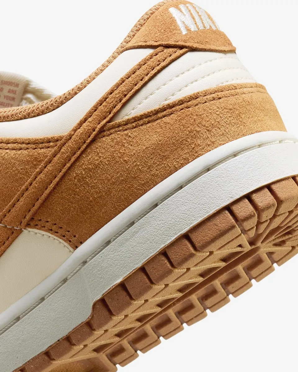 CALZADO NIKE DUNK LOW NEXT NATURE FLAX SUEDE