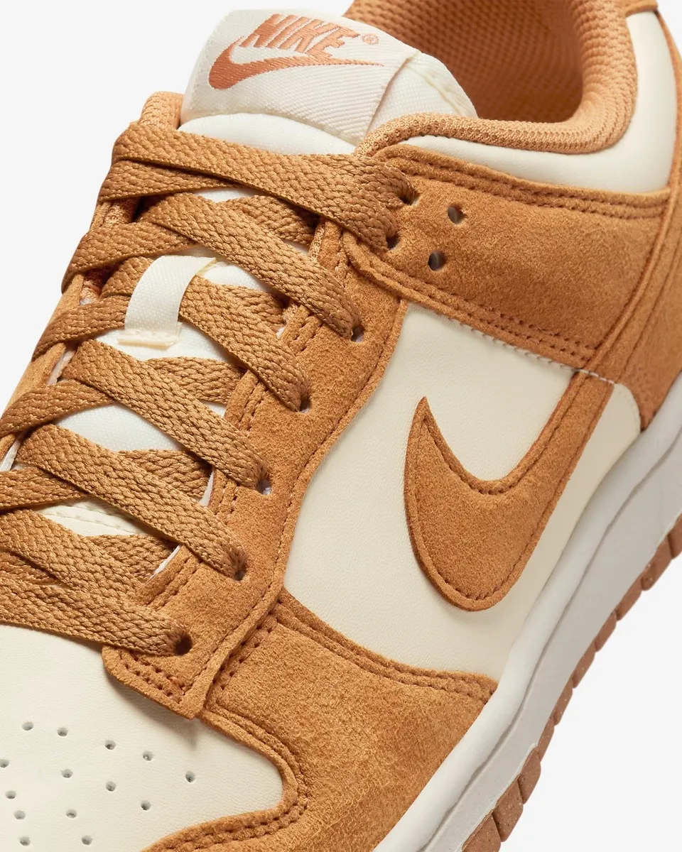 CALZADO NIKE DUNK LOW NEXT NATURE FLAX SUEDE