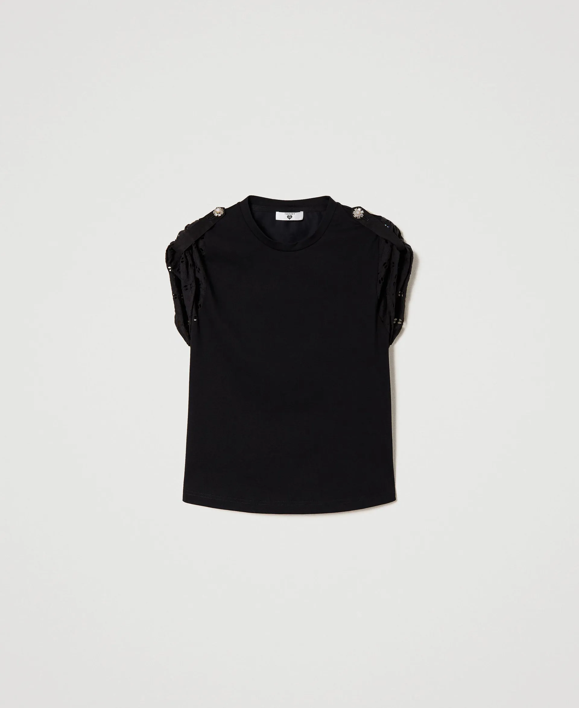 Camiseta con mangas de popelina en bordado inglés