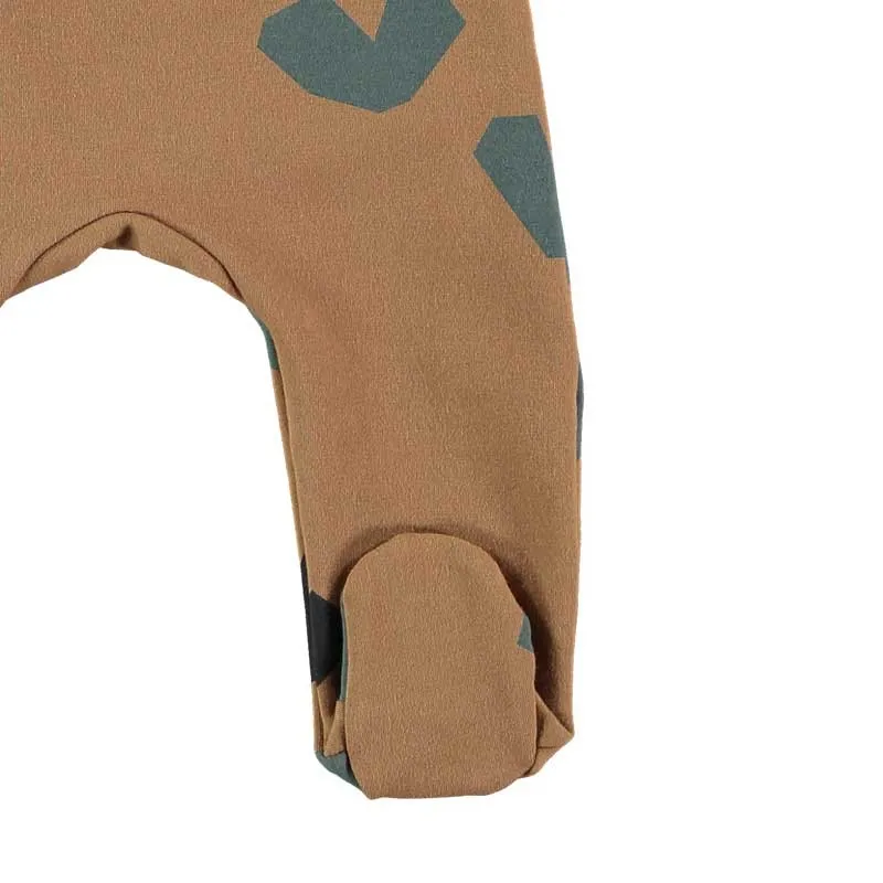 Camiseta y peto bebé estampado corazones de Babyclic