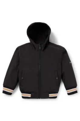 Chaqueta con capucha con insignia de logo para niños