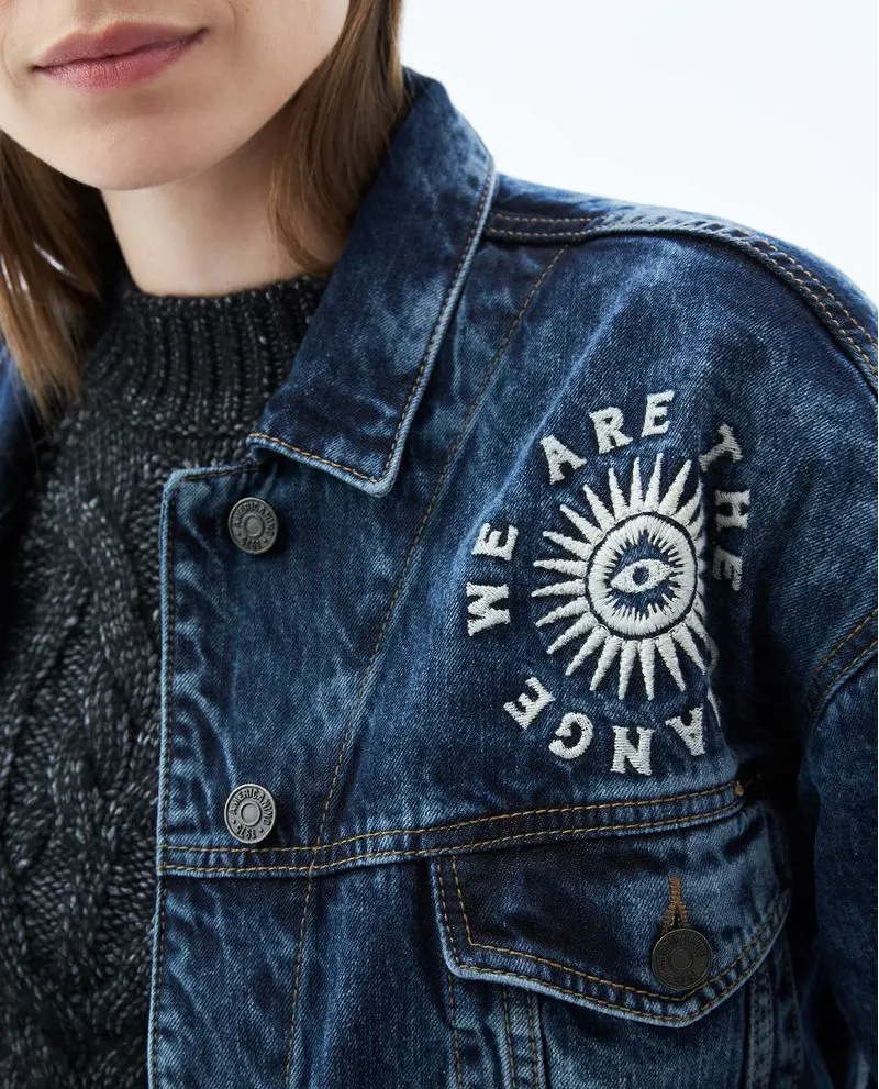 Chaqueta con detalles bordados para mujer