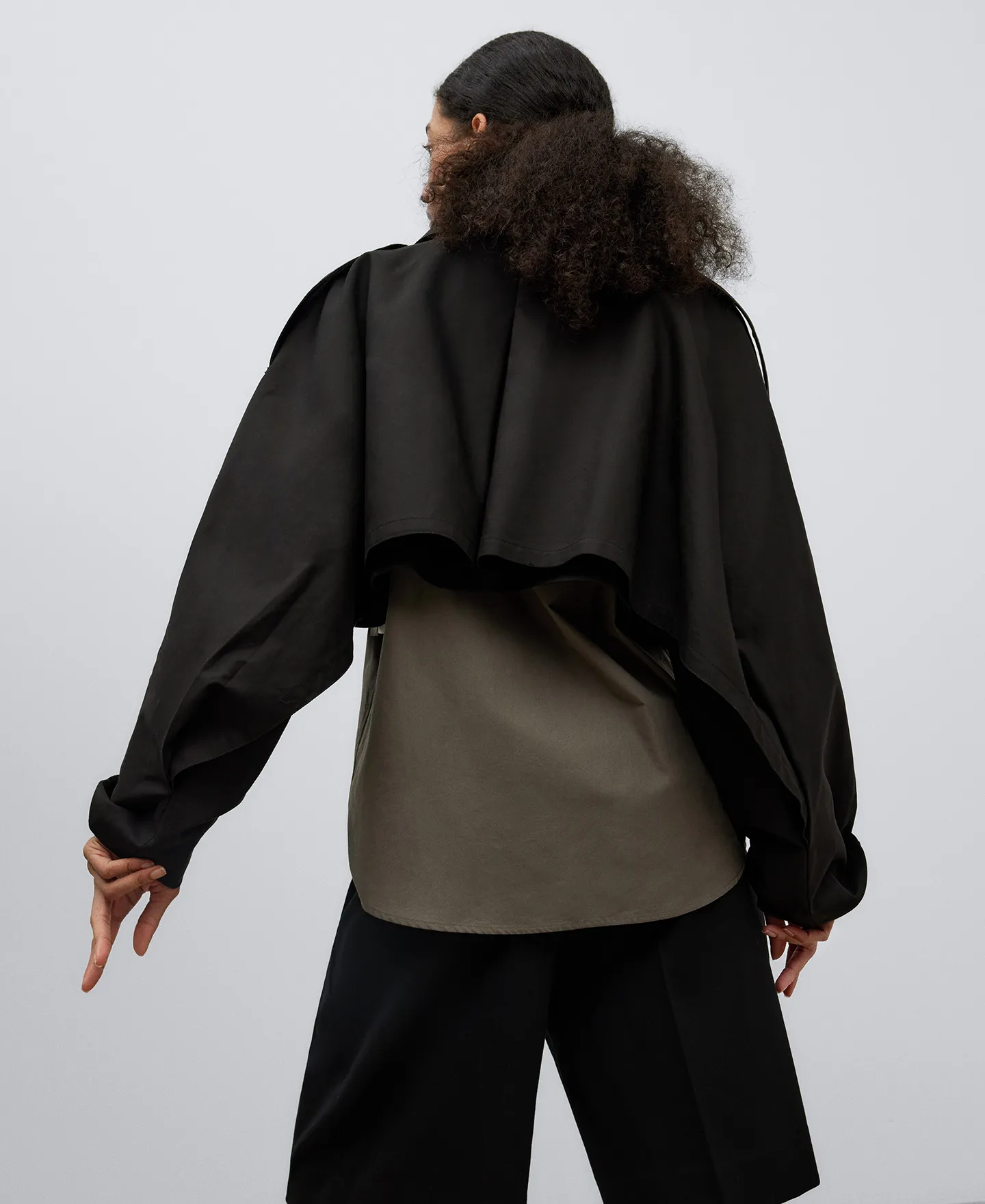 Chaqueta corta negra mujer