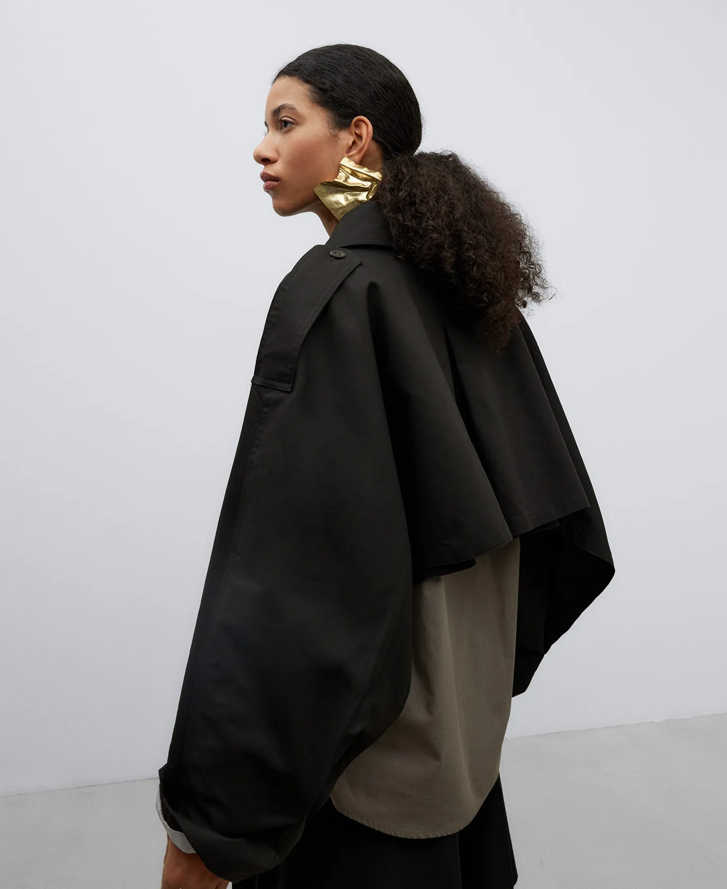 Chaqueta corta negra mujer