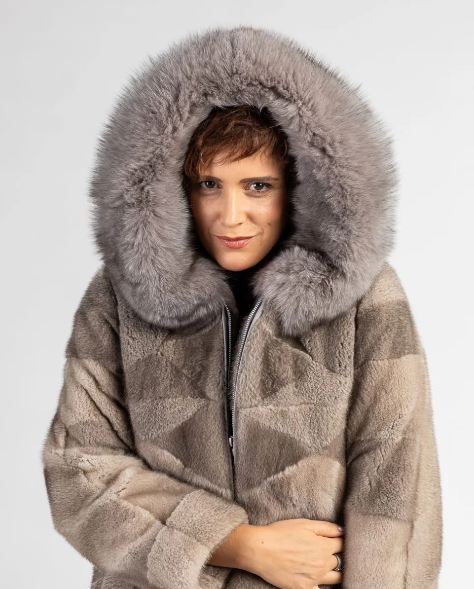 Chaqueta de pelo de mujer de visón con capucha