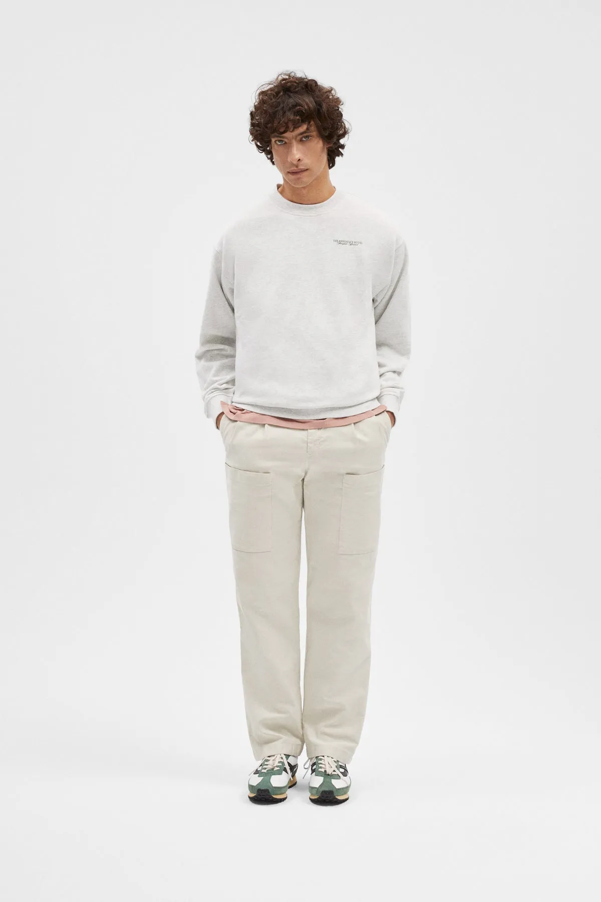 GREY RESIDENCE HOTEL GRAPHIC CREW NECK