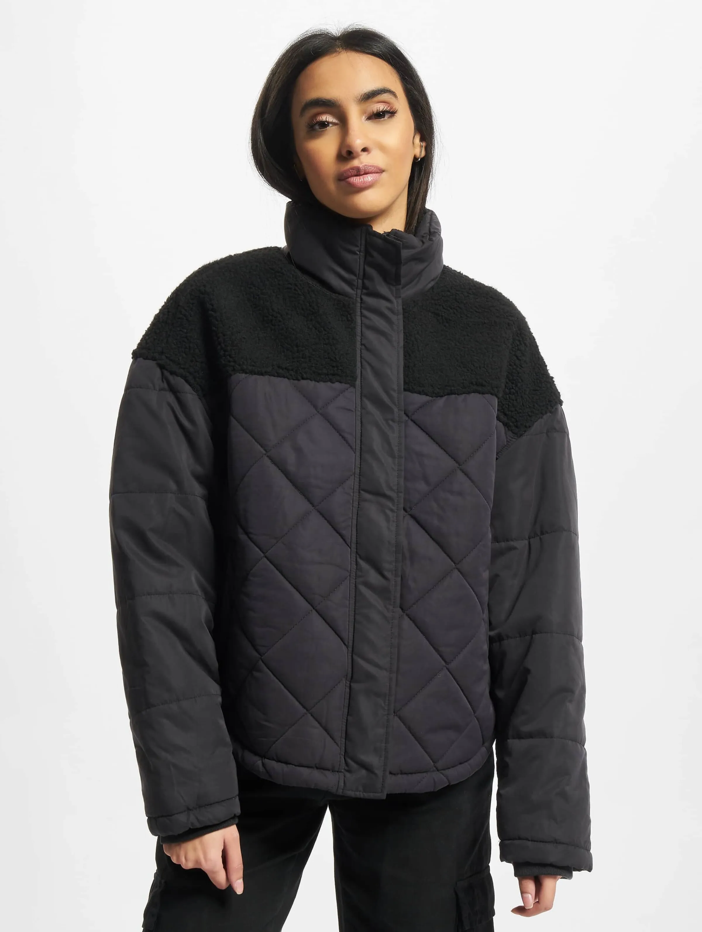 Ladies Oversized Diamond Quilt