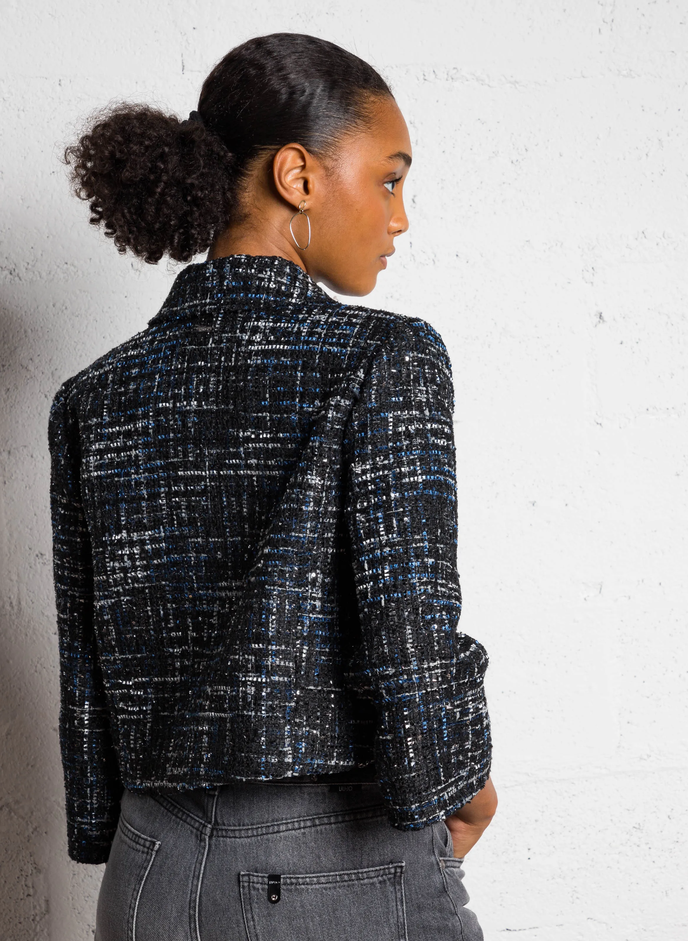 LIU JO Chaqueta corta de tweed con cuello clásico en negro