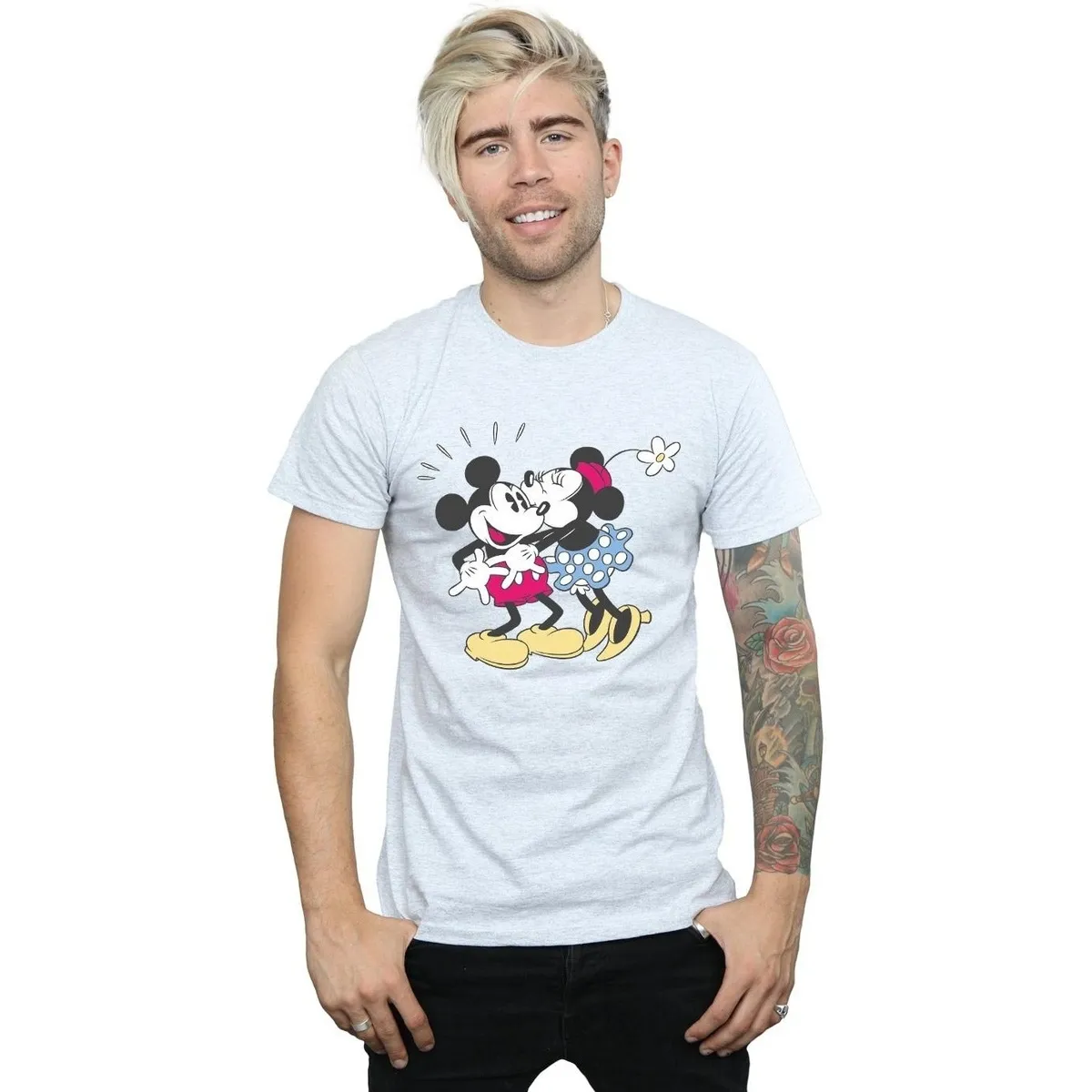 Mickey And Minnie Mouse Kiss