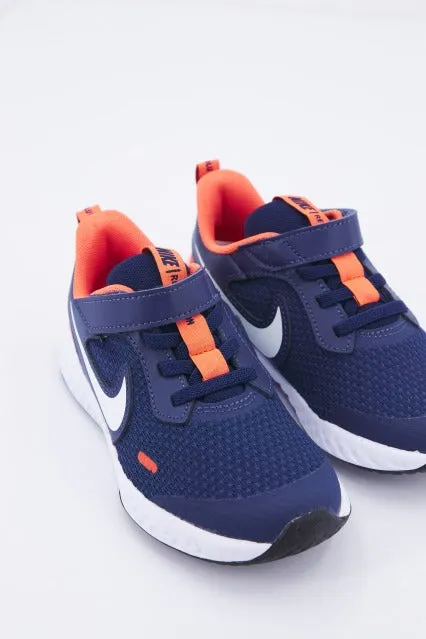 NIKE REVOLUTION 5