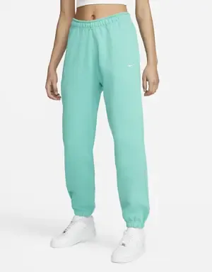 Nike Solo Swoosh