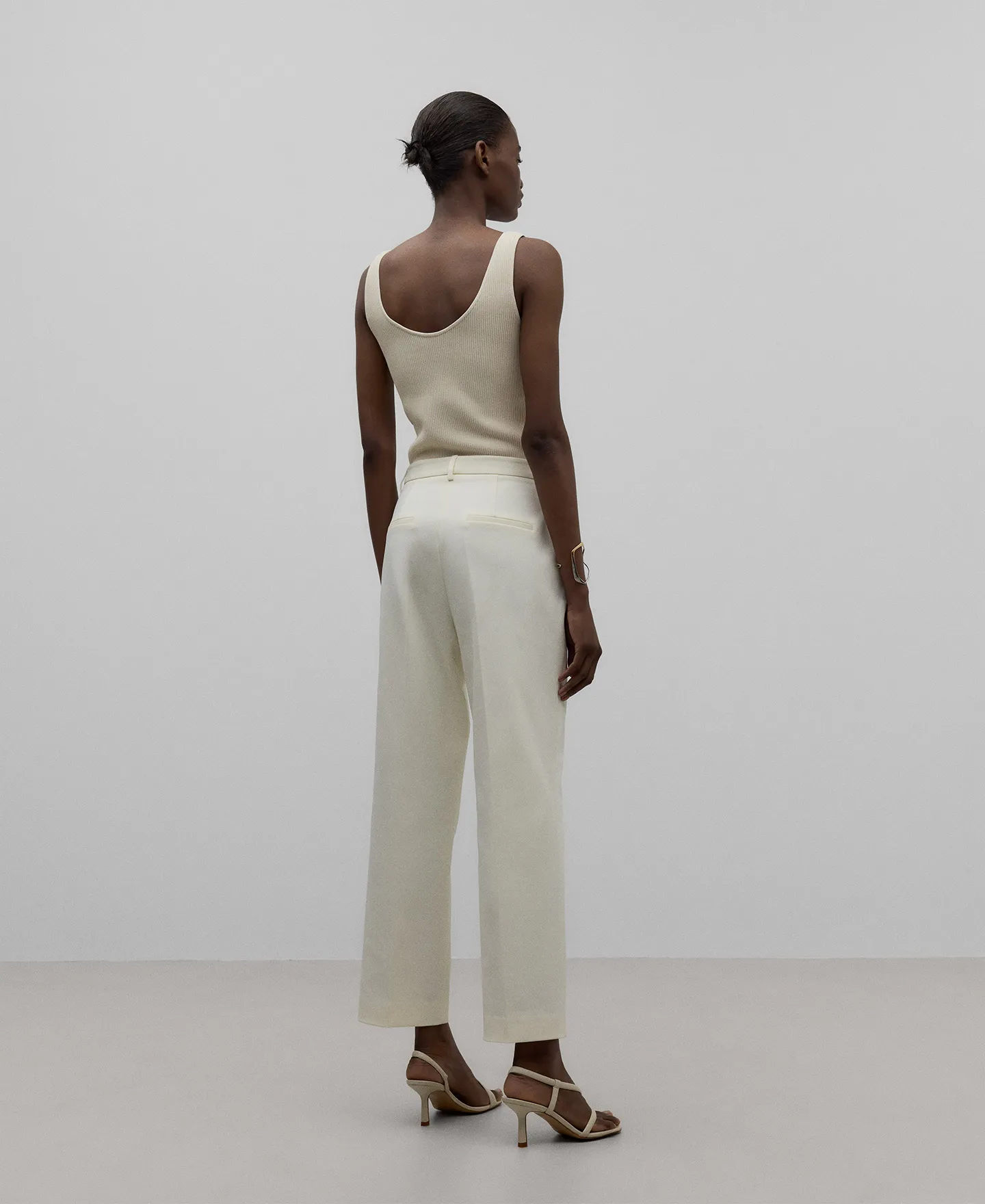 Pantalón tobillero crudo mujer