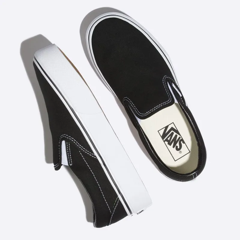 TENIS DE PLATAFORMA NEGROS CLASSIC SLIPON VANS